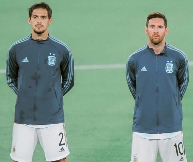 第10个亚军，申花上次拿到中国足球顶级联赛冠军还是30年前（申花第10次屈居亚军，距上次顶级联赛夺冠已30年）