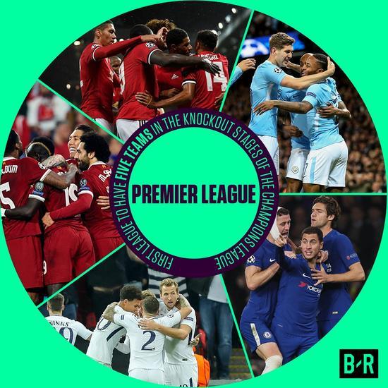 阿根廷国家队抵达安哥拉，大批球迷等候并高呼梅西名字（阿根廷国家队飞抵安哥拉，众多球迷迎候高喊梅西）