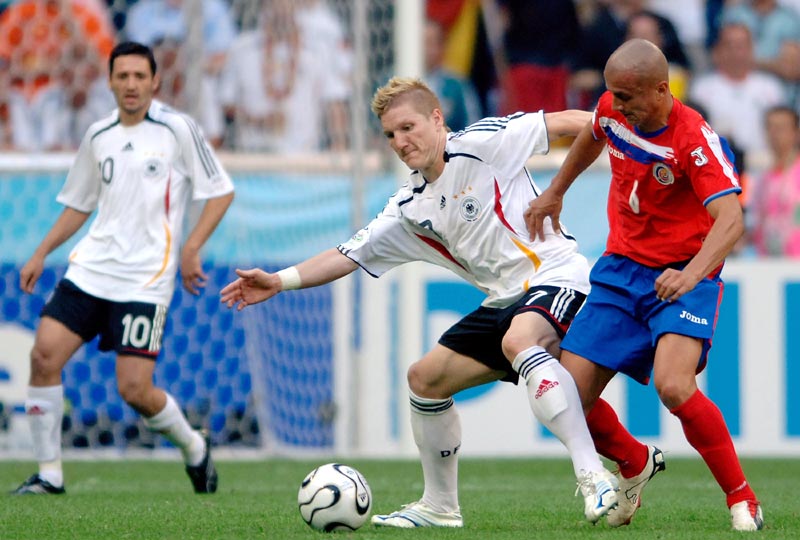 张琳艳身穿阿根廷2026世界杯球衣：期待在美加墨见到梅西（张琳艳身披阿根廷2026世界杯战袍：盼在美加墨与梅西相见）