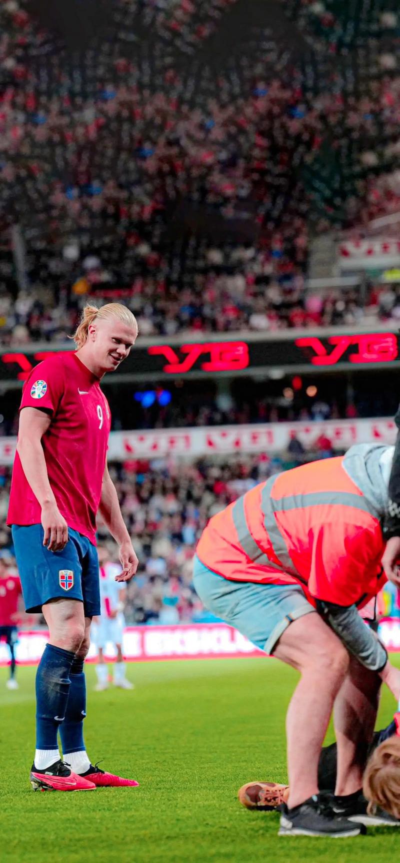 李镇全：战越南下半场我们出现了体能问题；踢韩国要全力以赴（李镇全：与越南之战后半程暴露体能短板；对阵韩国将倾尽全力）