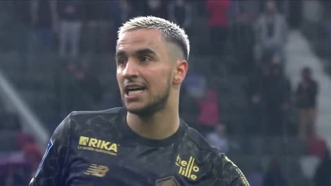 杜兰特高效输出 三节打卡终结悬念（杜兰特火力全开 三节下班锁定胜局）