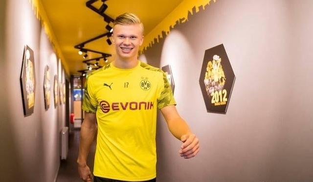 欧文突破防守造成杀伤球成功（欧文强突防线造犯规并打成）