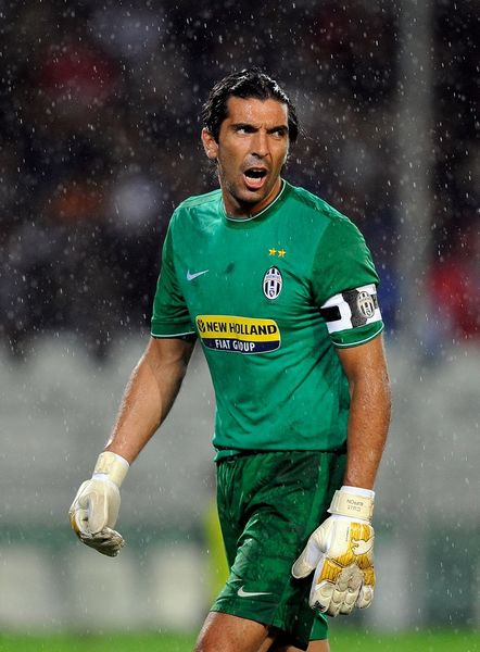 CBA球队巡礼：广东——十一冠王疯狂补强，志在东山再起（CBA巡礼：广东宏远——十一冠豪门重磅补强，剑指卷土重来）