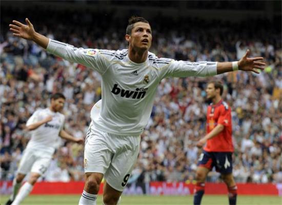 足球巴萨新星闪耀西甲，媒体：未来属于他（巴萨新星西甲大放异彩，媒体称他的时代已来）