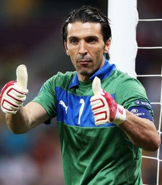 帕夫洛维奇：偶像是C罗；未来希望成为拜仁和德国的常规首发（帕夫洛维奇称偶像为C罗，目标是未来成为拜仁和德国队的常规首发）