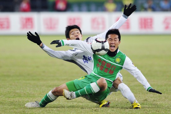 比利亚雷亚尔2-0西班牙人，莫雷诺建功，莫莱罗锦上添花（黄潜2-0击退西班牙人：莫雷诺先拔头筹，莫莱罗再下一城）