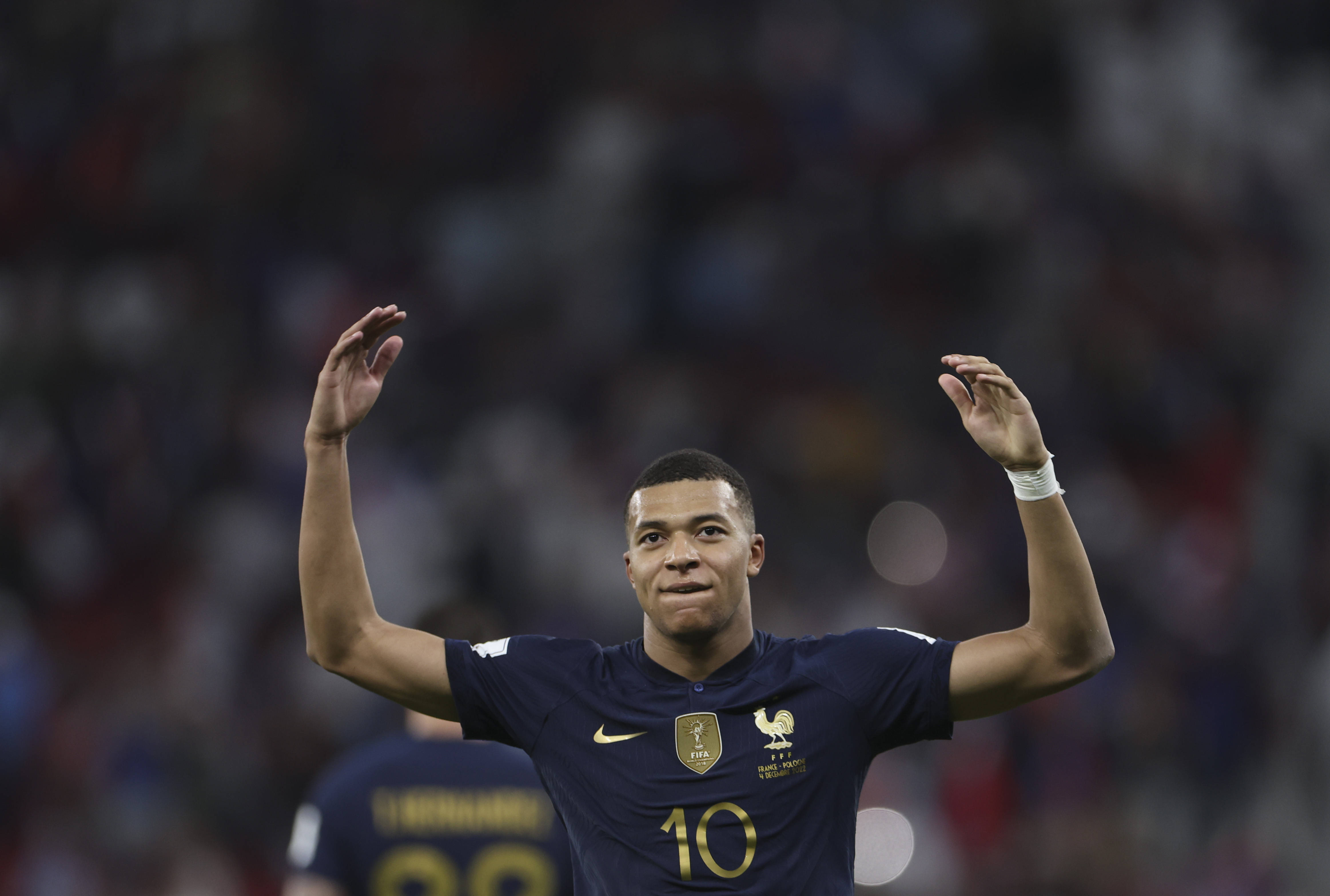 欧冠淘汰赛前瞻：拜仁客战巴黎,（欧冠淘汰赛看点：拜仁客场挑战巴黎圣日耳曼）