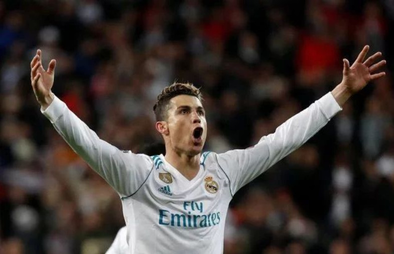 官方：孔蒂当选2025意足球盛典最佳教练，那不勒斯最佳俱乐部（2025意大利足球盛典：孔蒂荣膺最佳教练，那不勒斯获评最佳俱乐部）