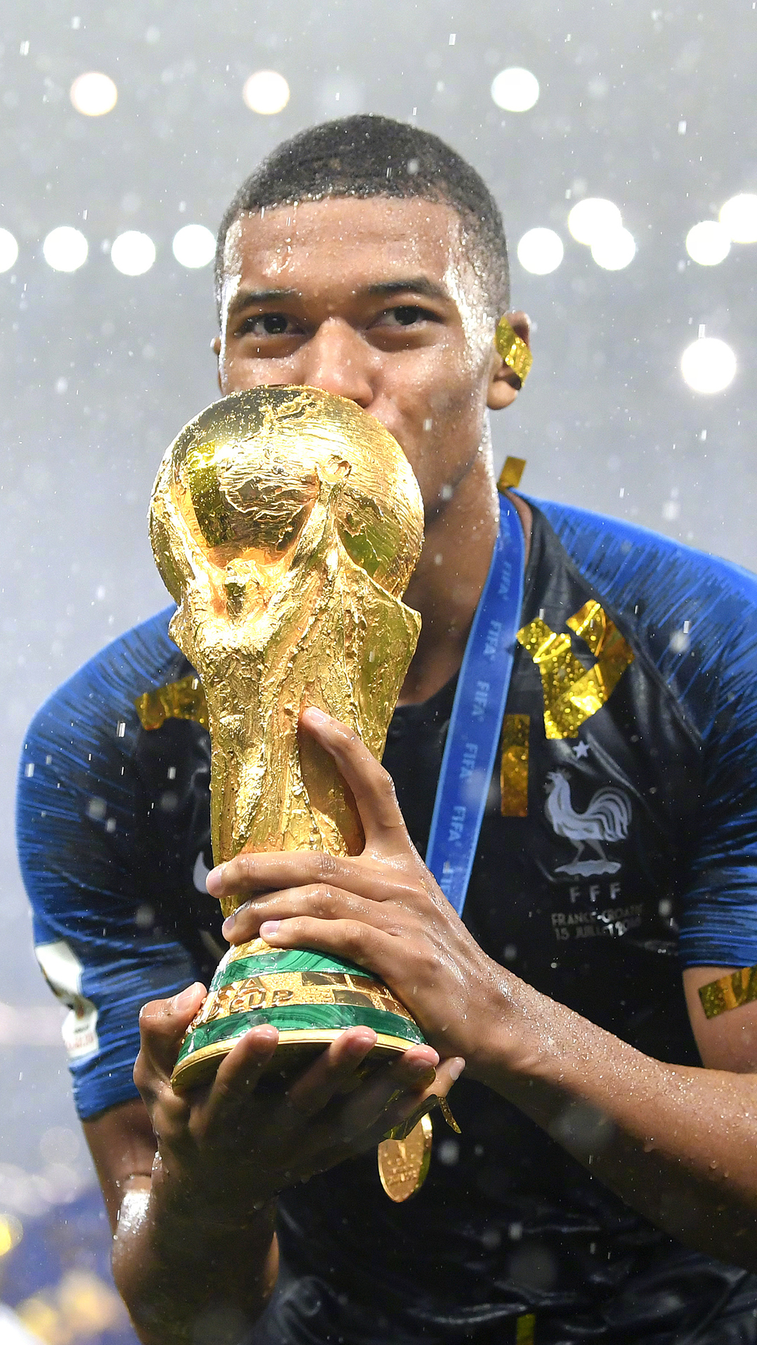 利物浦“红箭三侠”再度合体光芒四射（利物浦红箭三侠重聚 火力全开）